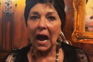 Roseanne Barr Warns Democrats Are Destroying America in Announcement From Mar-a-Lago